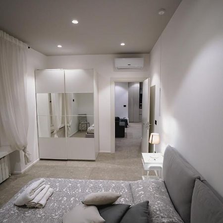 De Luca 6 Apartments Салерно Екстериор снимка