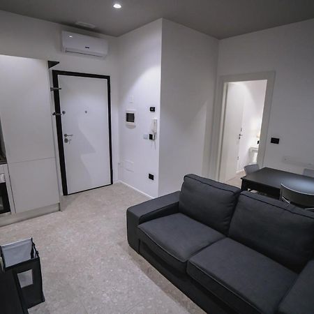 De Luca 6 Apartments Салерно Екстериор снимка