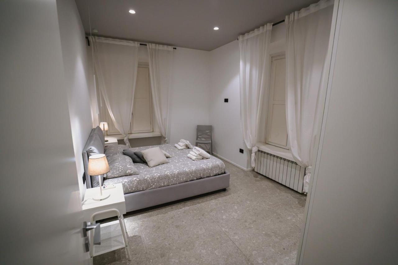 De Luca 6 Apartments Салерно Екстериор снимка