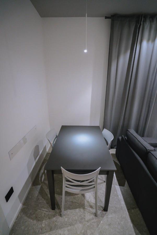 De Luca 6 Apartments Салерно Екстериор снимка