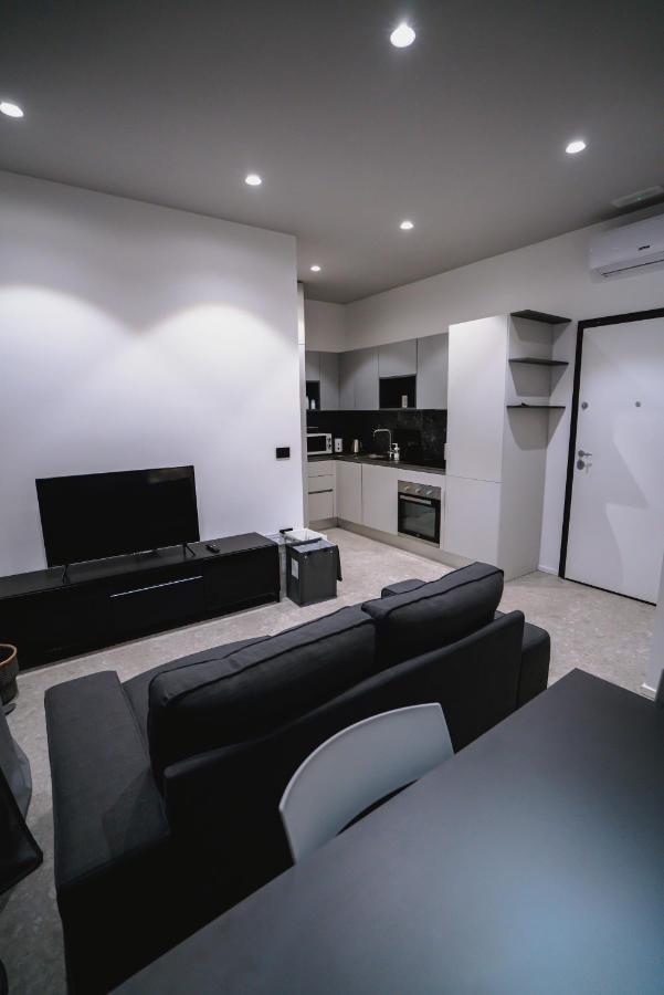 De Luca 6 Apartments Салерно Екстериор снимка