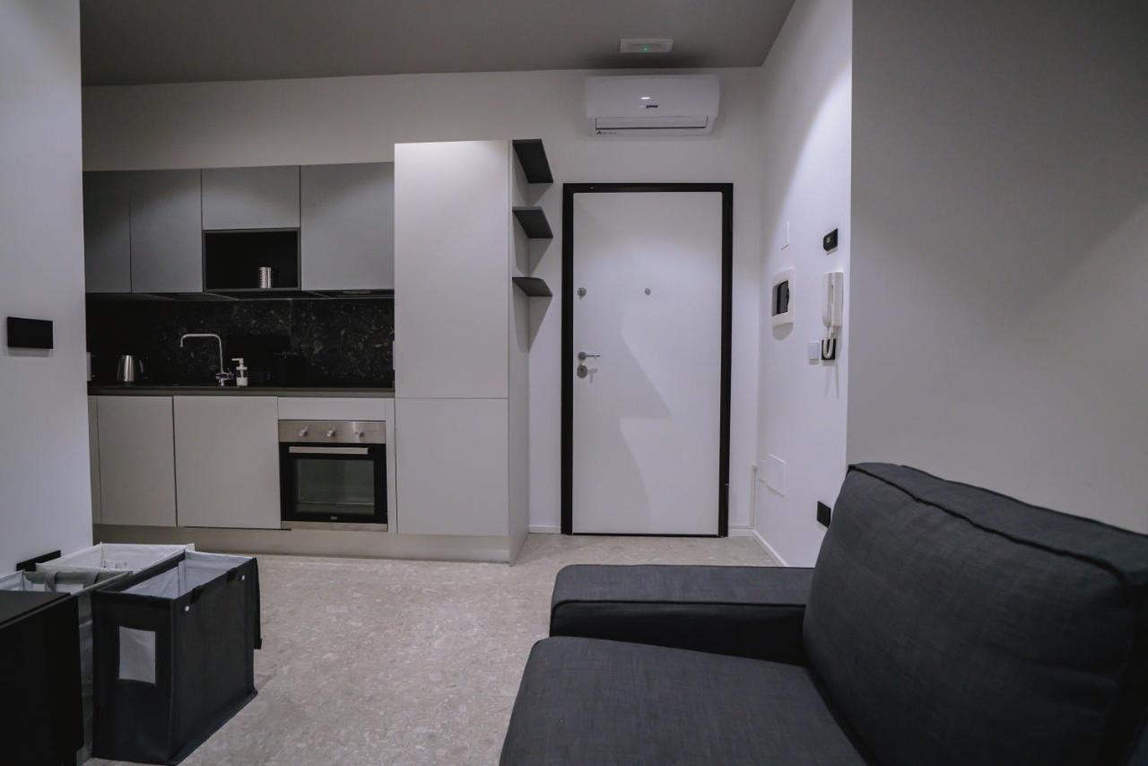 De Luca 6 Apartments Салерно Екстериор снимка