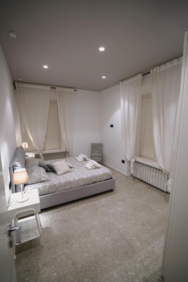 De Luca 6 Apartments Салерно Екстериор снимка