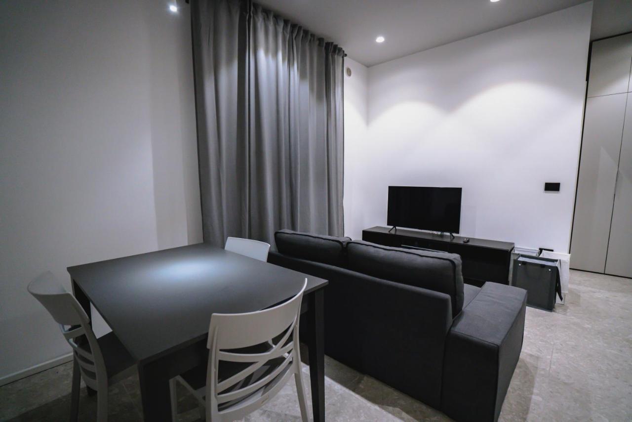 De Luca 6 Apartments Салерно Екстериор снимка