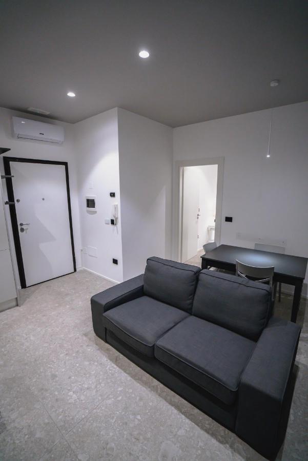 De Luca 6 Apartments Салерно Екстериор снимка
